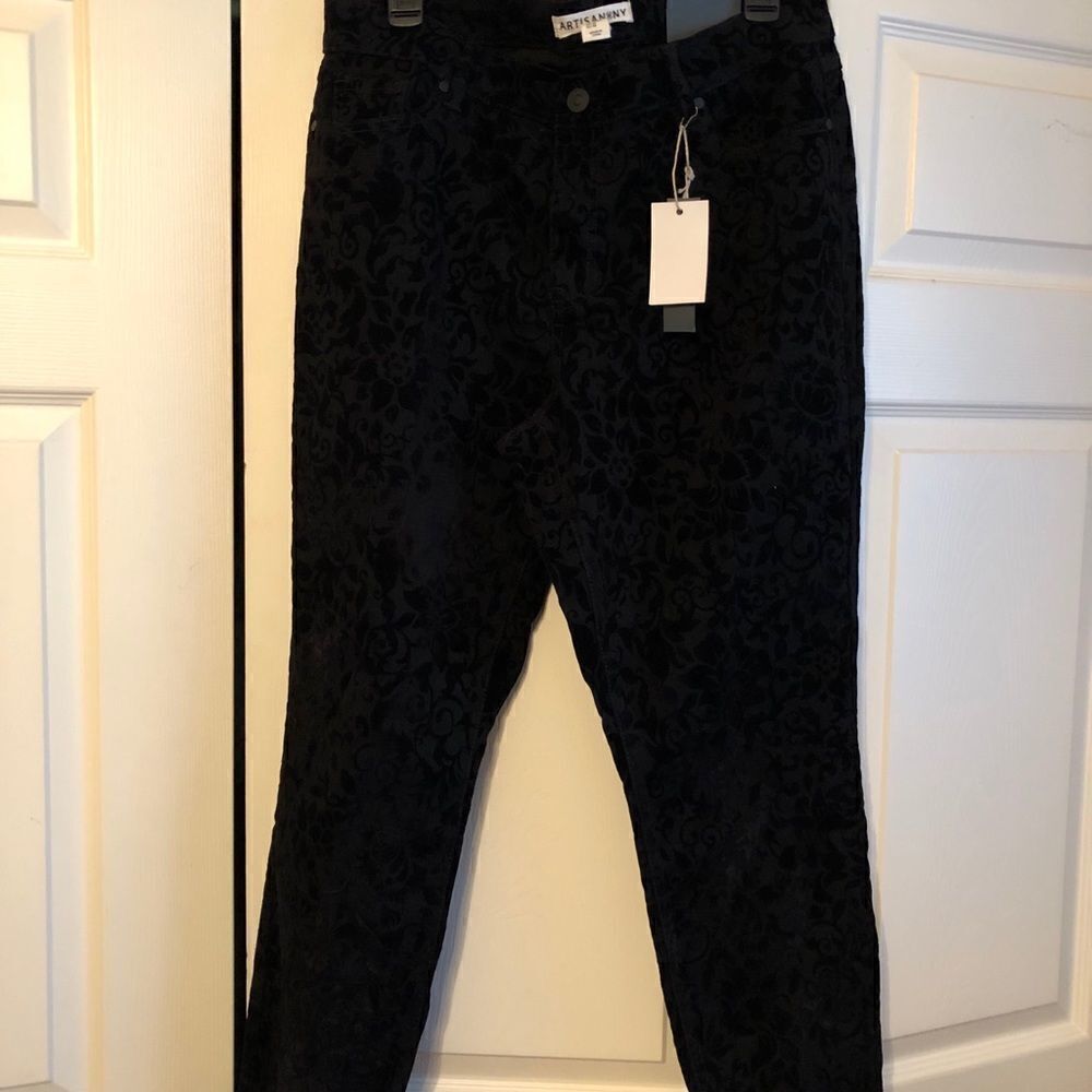 Artisan NY Flocked Jeans NWT